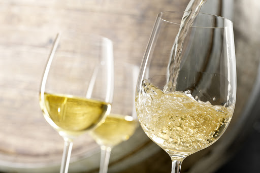 Cách chọn rượu vang tiết lộ gì về tính cách và con người bạn?
