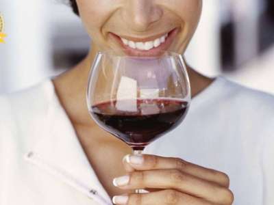 Rượu vang đỏ và những lợi ích đối với sức khỏe phụ nữ