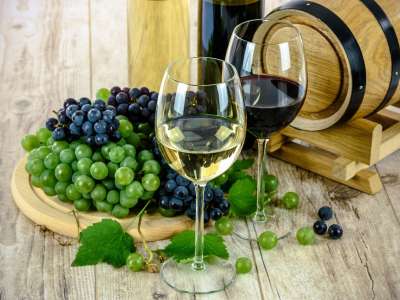 Rượu vang là gì? 5 loại rượu vang bạn nên biết.
