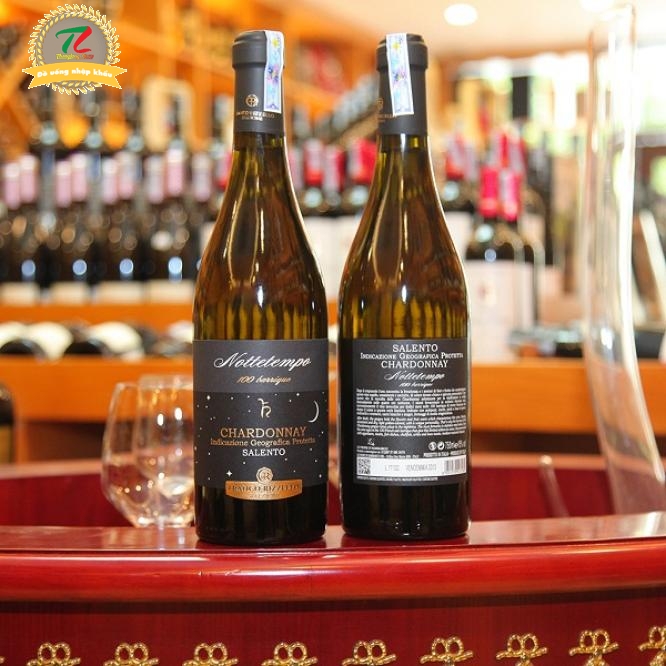ruou vang cao cap le vigne di sammarco nottetempo 100 barrique chardonnay salento 2017 quyen ru trong vi thom nong cua cac loai trai cay va huong vanilla1 photo